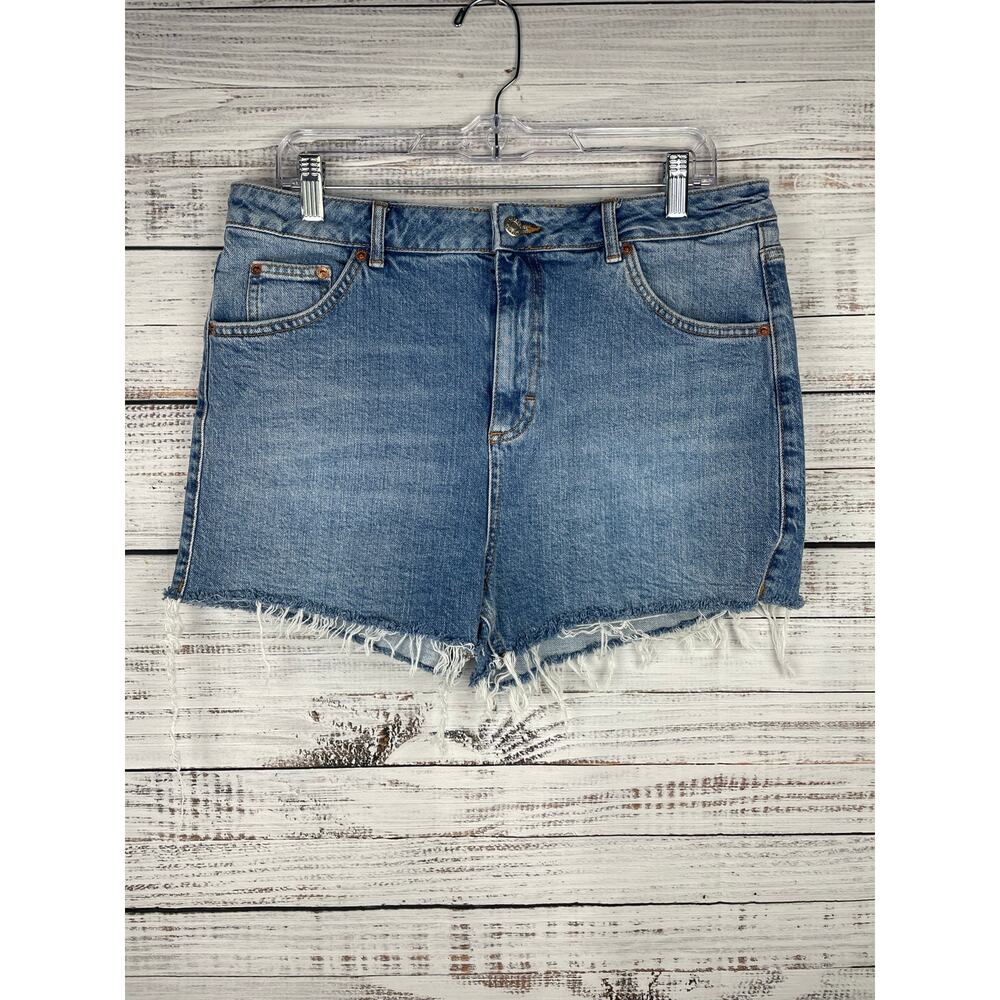 Topshop Mom Cutoff Jean Shorts US 12 Light Wash Raw Hem Festival 3” High Rise
